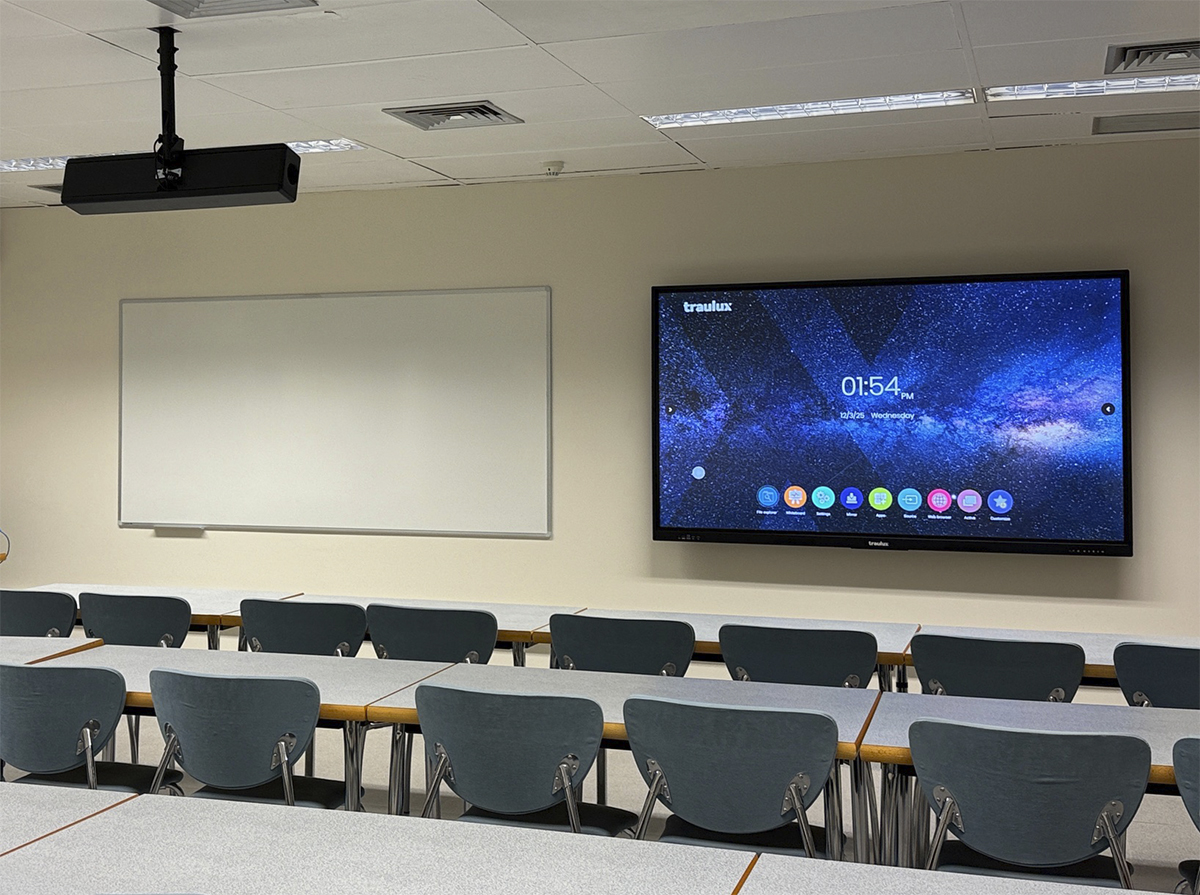 Nova pantalla sala confer&egrave;ncies