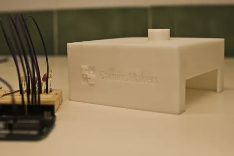 Caixa de suport per a una estructura experimental